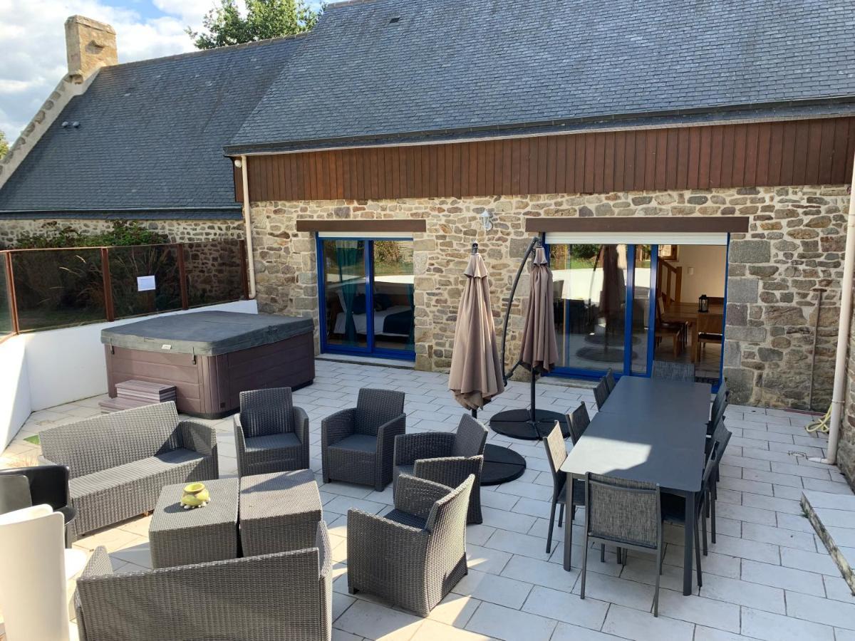 Holiday home Domaine Des Trois Rivieres Merlevenez